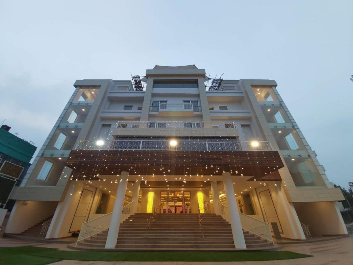 لاكناو Acco Grand Hotel المظهر الخارجي الصورة